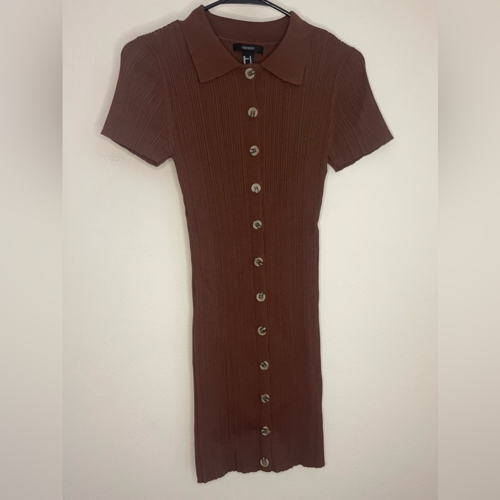 This is a beautiful brown shade and fills out very nicely.